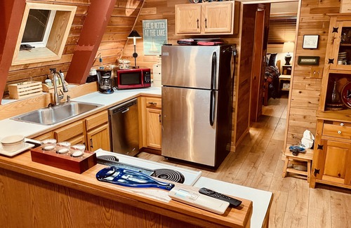 Shelton Cabin | Classic A-Frame Cabin near Lost Lake