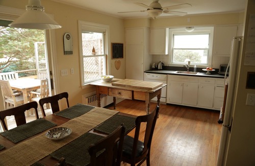North Haven House | Classic Beach Cape Minutes from Local Beaches and Sag Harbor Village