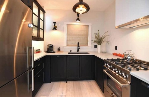 Downtown Berkeley Apartment | Classic Bright Modern Spacious 1bd/1ba Apartment