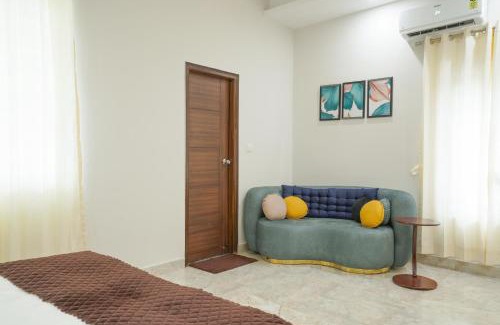 Bullawala Apartment | Classic Bunglow by The StayCationer