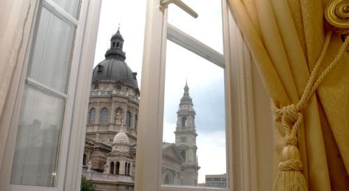 Inner City Budapest Apartment | Classic Central Apartment