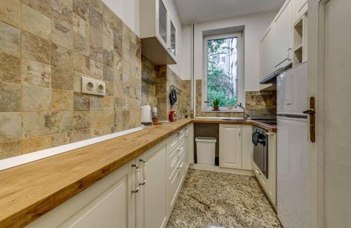 Sofia City Center Apartment | Classic Charm - 2BD central Apartment by FlatManager