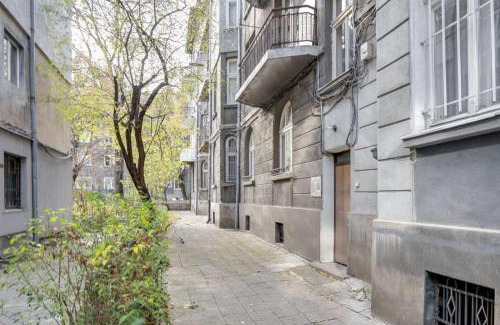 Sofia City Center Apartment | Classic Charm - 2BD central Apartment by FlatManager