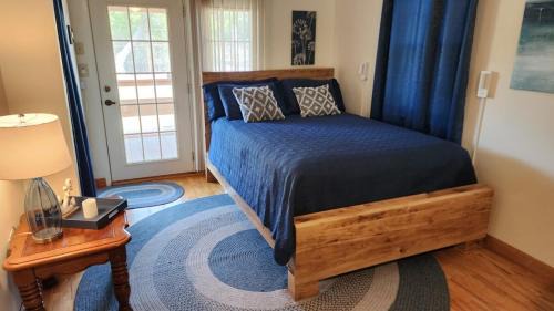 Canyon Lake House | Classic Charm Close To Lake