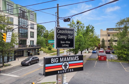 Grandview Heights House | Classic Charm on Ashland – Gorgeous Grandview Home for 8! Walk to Dining & More