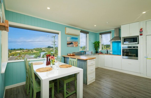 Kaikoura House | Classic Charm | Sea & Mountain Views - KK5170