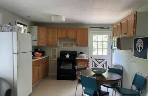 Frontenac Cottage | Classic Cottage Charm -Old Roots Cottage #1 ; rustic warmth and privacy