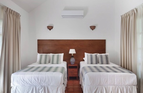 Calle la Calzada House | Classic Double full size bedroom
