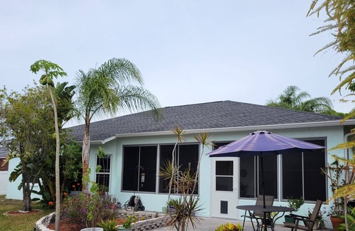 New Port Richey House | Classic Florida Home near Tampa/St Petersburg and beaches. Pet friendly!