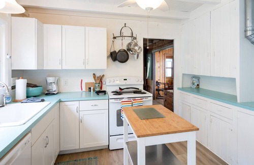 West Olive Cottage | Classic Lake MI Cottage w/Beach and Incredible Views