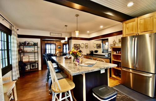 Alexandria Cabin | Classic Lk Le Homme Dieu Cottage! Level sand beach!
