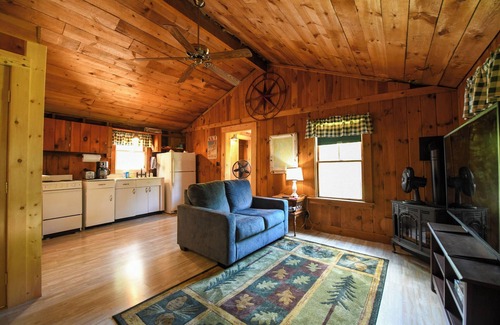 Raymond Cottage | Classic Maine Cottage in an association with a nice yard and shared beach