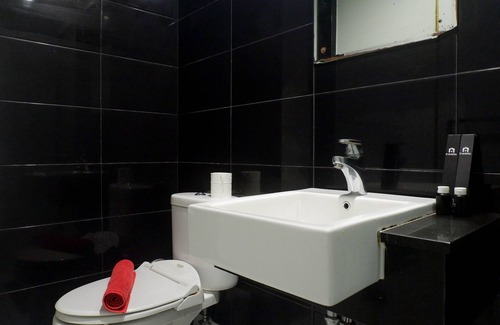 Siwalankerto Apartment | Classic Modern Studio Room Apartment at The Square Surabaya