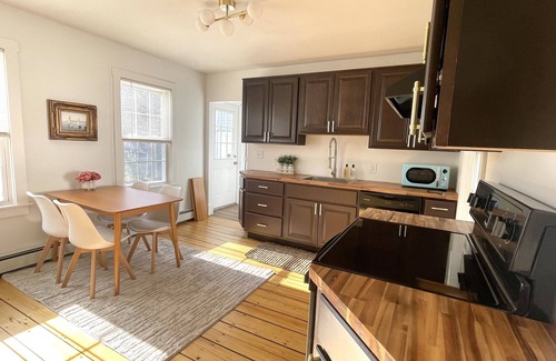Brunswick Apartment | Classic New England 1st Floor 3 BR Downtown Brunswick