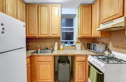 Chinatown Apartment | Classic NYC 2 BDRM Nolita Apt
