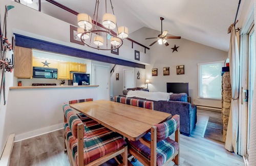 White Haven House | Classic ski-in/out townhouse & loft with deck, gas grill, and private W/D