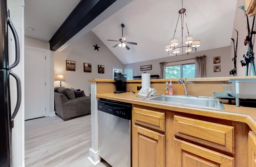 White Haven House | Classic ski-in/out townhouse & loft with deck, gas grill, and private W/D