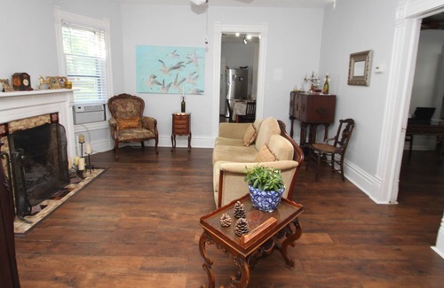 Rockford Apartment | Classic two story home on East State near downtown