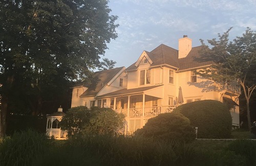 The Heights House | Classic Waterview Victorian Summer Cottage in Park-Like-Setting