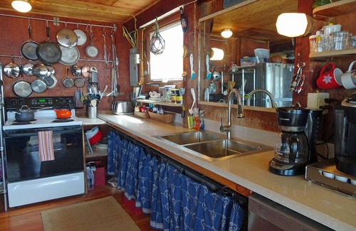 Old Lyme Cottage | Classic Waterfront Cottage at Hawks Nest Beach