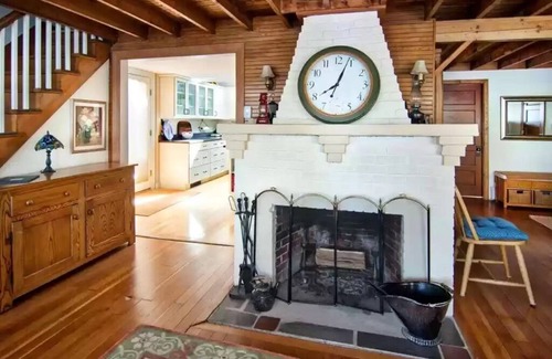 Windham House | Classic Waterfront Cottage on Highland Lake in Windham, Maine
