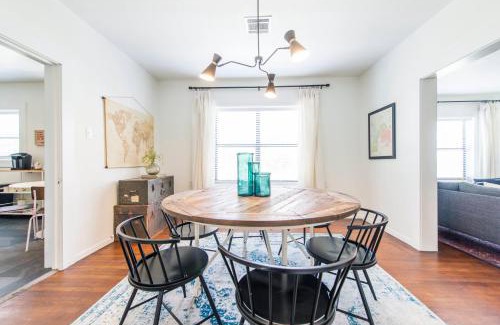 Austin Ave. House | Classy 1927 Uptown Tudor 4 min to Magnolia