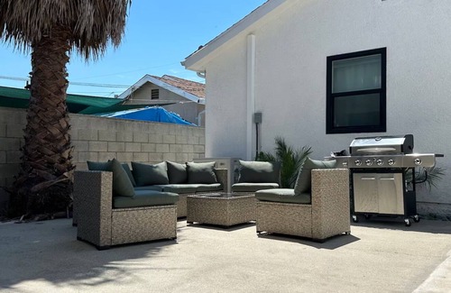 North Redondo House | Classy 4-bedroom house with AC in Redondo Beach