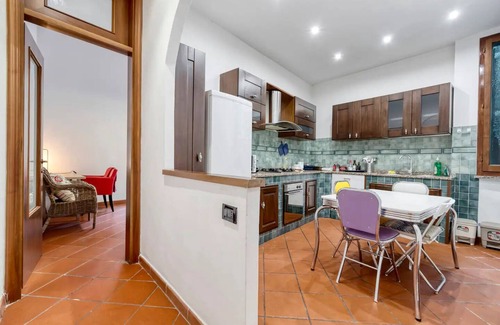 Historic Center Apartment | Classy Apartment for 6 in the City Center - SMART TV 40' HD NETFLIX PRIMEVIDEO