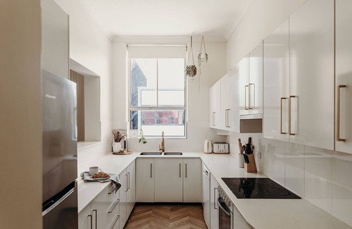 Newcastle Apartment | Classy City apartment close to Beach.