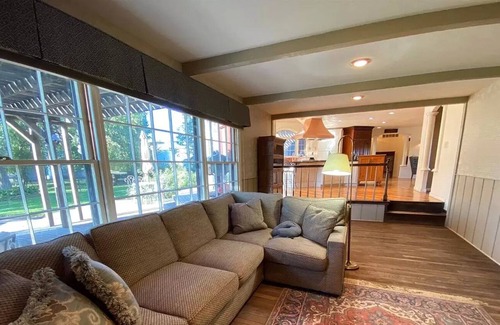 Ada Other | Classy country refuge from urbanity, short drive to the Waconda Lake