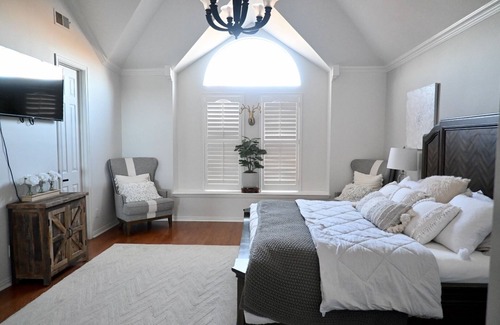 Southwest Carrollton House | Classy & Cozy in Carrollton