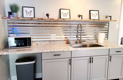 Glenwood Springs Apartment | Classy Mountain Charm - 1 Block to Restaurant Row!
