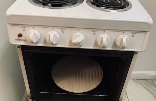 Boone Apartment | Classy Rock and Roll Suite "Partner of Rail Explorers" in Boone Extended Stay