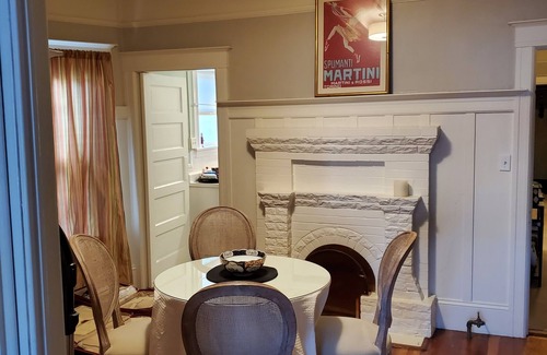 Piedmont Avenue Apartment | Classy Urban Oasis