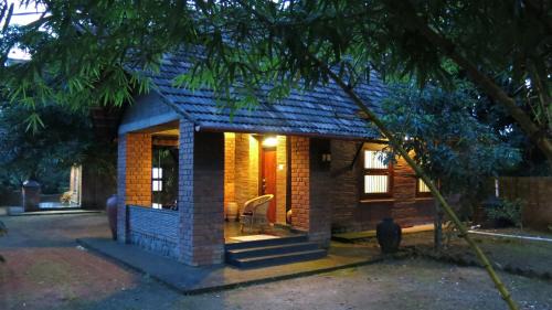 Irinjalakuda House | Clayfingers Art Cottage