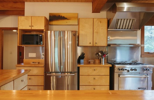 Tofino House | Clayoquot Surf Retreat