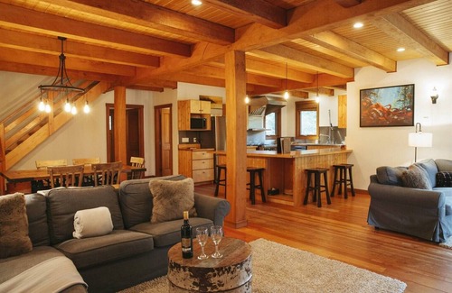 Tofino House | Clayoquot Surf Retreat