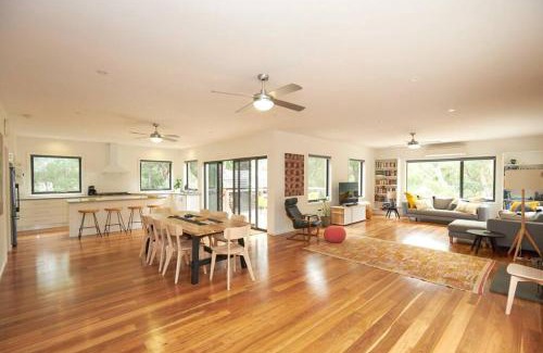 Aireys Inlet House | Claystone - walking distance to the beach