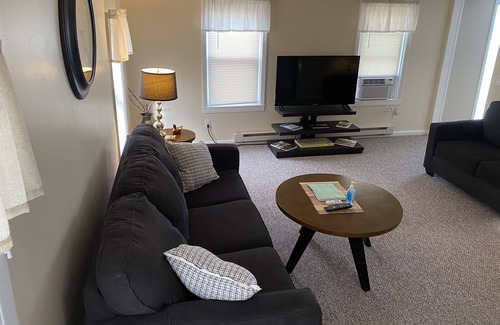 Clayton Apartment | Clayton #2 Cozy, Clean, and Convenient apartment