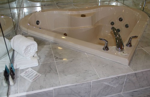 Downtown Hotel | Clayton Plaza Hotel & Extended Stay