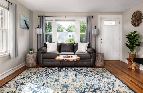 South Portland House | CLEAN 3 BD | 2 MILES TO CITY CENTER & PORTLAND