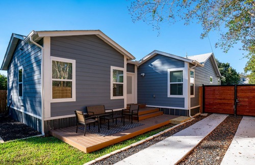 Mahncke Park House | Clean and cozy, near museums and downtown