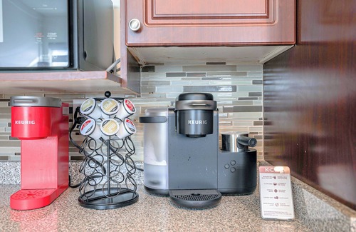 Vancouver South House | Clean and Cozy Vancouver Getaway