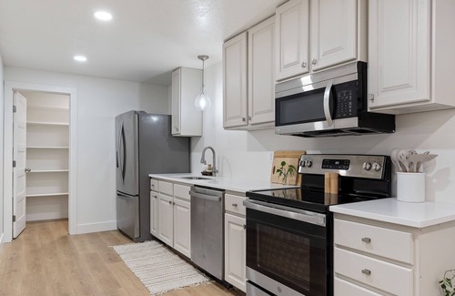 Mountain Green Apartment | Clean and Modern 2-bedroom Apartment in beautiful Mountain Green