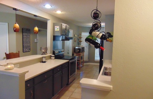 Sunridge South House | Clean and Quiet South Austin Home. Close to Downtown (ACL, SXSW, COTA)