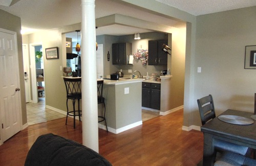 Sunridge South House | Clean and Quiet South Austin Home. Close to Downtown (ACL, SXSW, COTA)