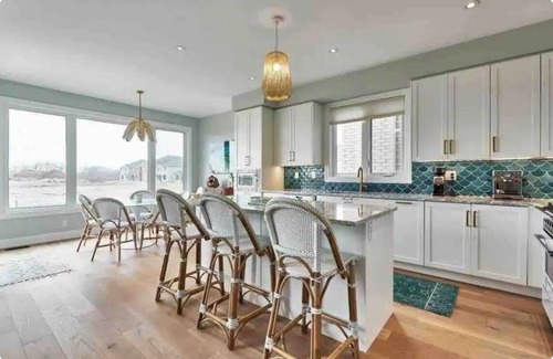 Whitby House | Clean & bright + Close 2 spa/parks & GREAT for kids