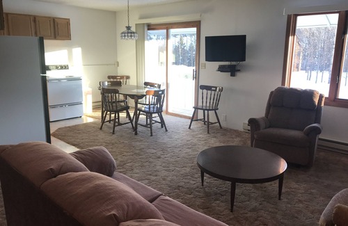 Wakefield Apartment | Clean, Comfortable and Quiet Condo at the base of Jackson Creek Summit