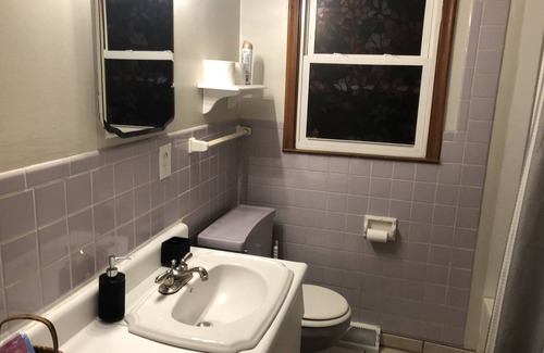 Bellevue House | Clean, comfortable, convenient! 2 bed home in Bellevue