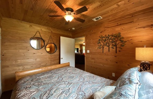 Brookston Cabin | Clean, Comfortable, Cozy Cabin in the Country
